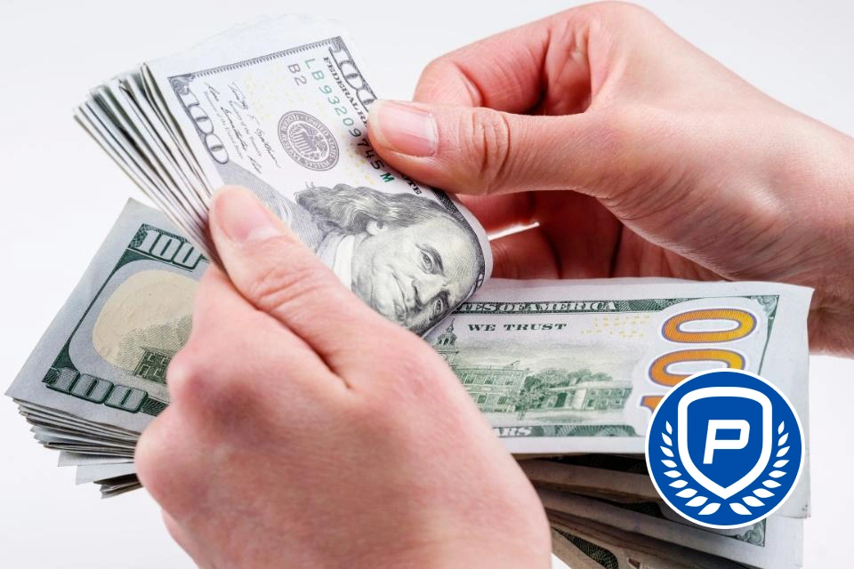 how much do bookies make a year